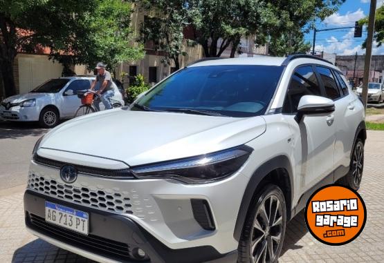 Autos - Toyota Corolla Cross xei 1.8 Híb 2024 Electrico / Hibrido 19000Km - En Venta