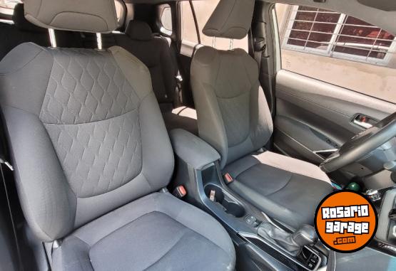 Autos - Toyota Corolla Cross xei 1.8 Híb 2024 Electrico / Hibrido 19000Km - En Venta