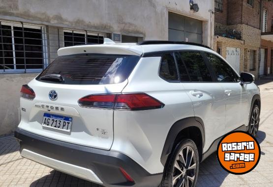 Autos - Toyota Corolla Cross xei 1.8 Híb 2024 Electrico / Hibrido 19000Km - En Venta