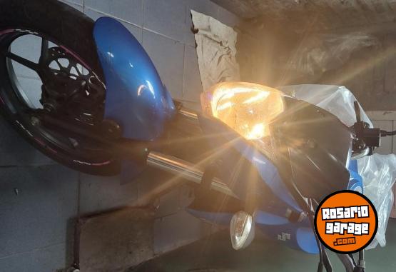 Motos - Suzuki Gixxer 2017 Nafta 21000Km - En Venta