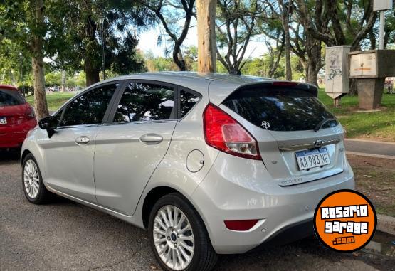 Autos - Ford Fiesta kinetic 2017 Nafta 63360Km - En Venta