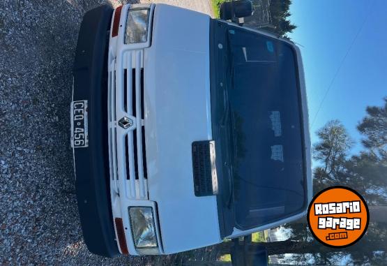 Utilitarios - Renault Trafic 1998 GNC 70000Km - En Venta