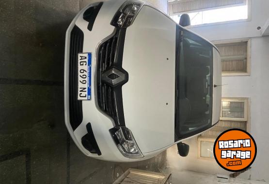 Autos - Volkswagen Logan 2024 Nafta 84000Km - En Venta