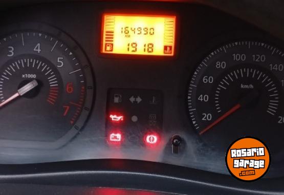 Autos - Renault Logan 1.6 8 val.pack 1 2013 Nafta 164000Km - En Venta