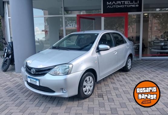 Autos - Toyota Etios  full  1.5 2015 Nafta 85000Km - En Venta