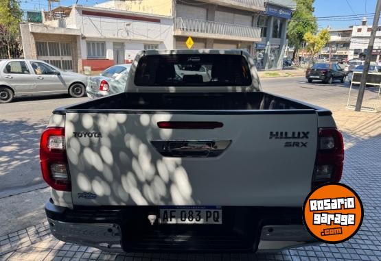 Camionetas - Toyota Hilux 2.8 srx at6 2021 Diesel 134000Km - En Venta