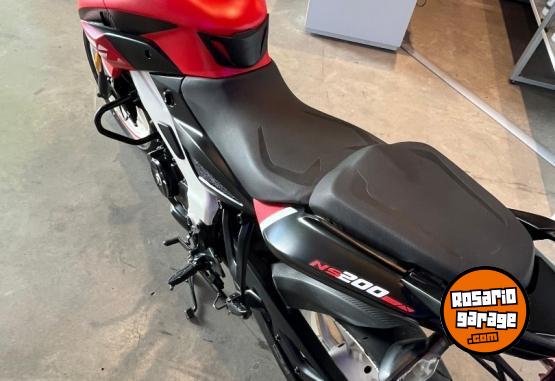 Motos - Bajaj 200NS 2022 Nafta 7000Km - En Venta
