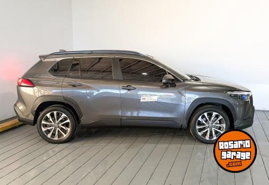Autos - Toyota COROLLA CROSS SEG HV 1,8 2021 Electrico / Hibrido 98897Km - En Venta