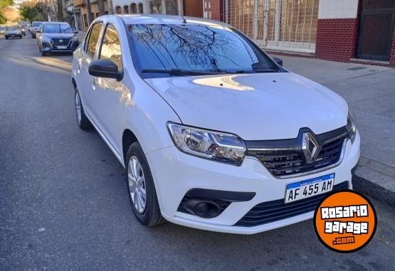 Autos - Renault Logan 2022 Nafta 42000Km - En Venta