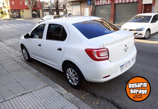 Autos - Renault Logan 2022 Nafta 42000Km - En Venta