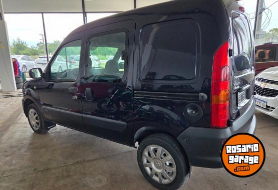 Utilitarios - Renault Kangoo 2015 Nafta 145000Km - En Venta