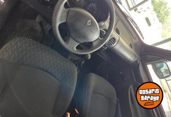 Utilitarios - Renault Kangoo 2015 Nafta 145000Km - En Venta