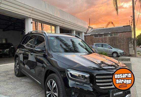 Camionetas - Mercedes Benz GLB 250 4MATIC MHEV 2025 Electrico / Hibrido 9000Km - En Venta