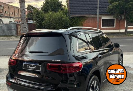 Camionetas - Mercedes Benz GLB 250 4MATIC MHEV 2025 Electrico / Hibrido 9000Km - En Venta