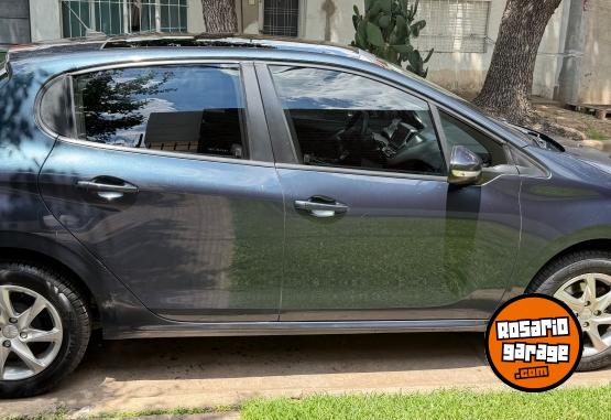 Autos - Peugeot 208 allure touchscreen 2016 Nafta 120000Km - En Venta