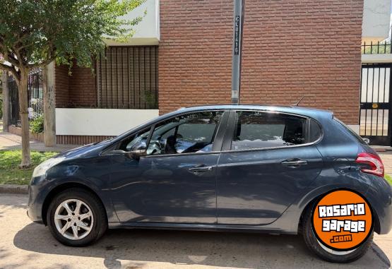 Autos - Peugeot 208 allure touchscreen 2016 Nafta 120000Km - En Venta