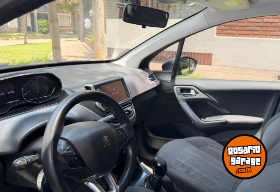 Autos - Peugeot 208 allure touchscreen 2016 Nafta 120000Km - En Venta