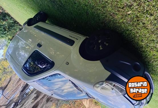 Utilitarios - Renault Kangoo 2014 Nafta 200000Km - En Venta