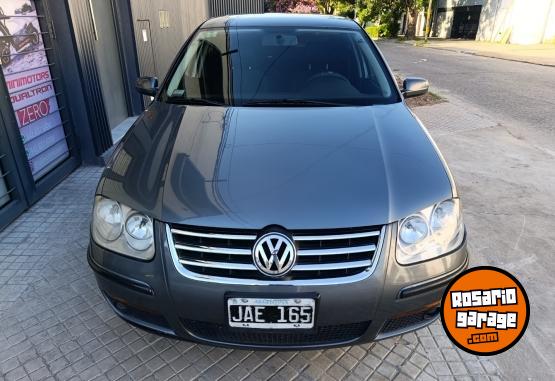 Autos - Volkswagen BORA 2.0 TRENDLINE 2010 Nafta 167000Km - En Venta