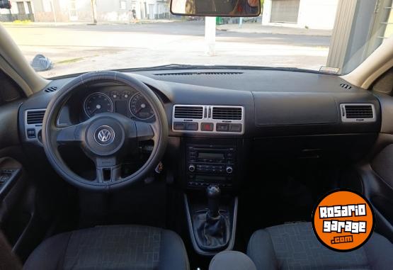 Autos - Volkswagen BORA 2.0 TRENDLINE 2010 Nafta 167000Km - En Venta