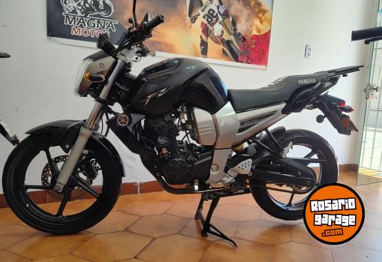 Motos - Yamaha Fz tit�n ybr 2012 Nafta 35000Km - En Venta