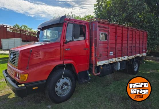 Camiones y Gr�as - VENDO MERCEDES-BENZ 1620 CON CARROCER�A - En Venta