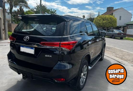 Camionetas - Toyota SW4 SRX 2017 Diesel 210000Km - En Venta