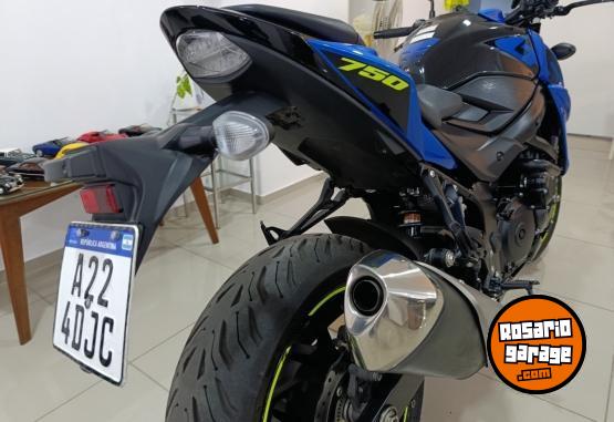Motos - Suzuki GSX -S 750 2023 Nafta 14000Km - En Venta