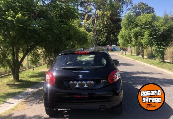 Autos - Peugeot 208 Feline Tope de Gama 2016 Nafta 76600Km - En Venta