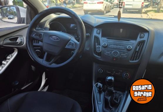 Autos - Ford Focus 1.6 2017 GNC 122000Km - En Venta