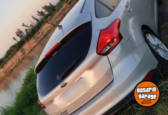 Autos - Ford Focus 1.6 2017 GNC 122000Km - En Venta