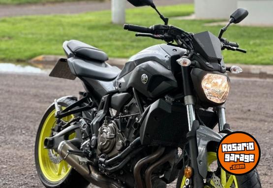 Motos - Yamaha MT 07 2017 Nafta 8000Km - En Venta
