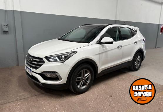 Camionetas - Hyundai Santa Fe CRDI 2.2 2018 Diesel 150000Km - En Venta