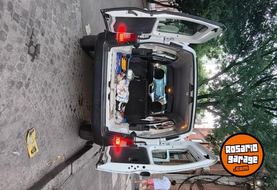 Utilitarios - Citroen Berlingo Furg�n Mixto 2019 Diesel 220000Km - En Venta