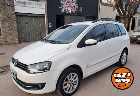 Autos - Volkswagen suran highline 2014 Nafta 104000Km - En Venta