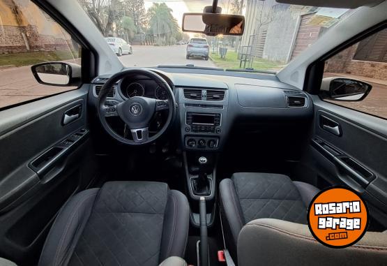 Autos - Volkswagen suran highline 2014 Nafta 104000Km - En Venta