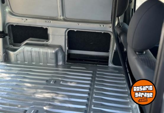 Utilitarios - Peugeot Partner 2022 Nafta 65000Km - En Venta