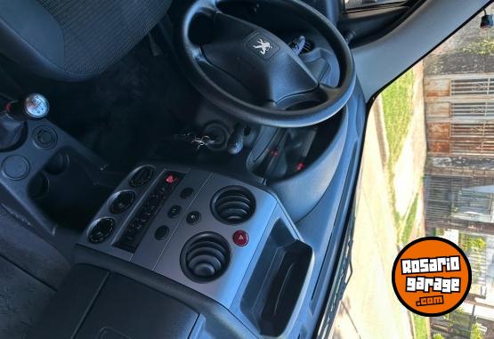 Utilitarios - Peugeot Partner 2022 Nafta 65000Km - En Venta