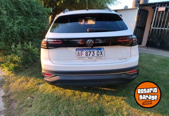 Autos - Volkswagen Nivus 2023 Nafta 43000Km - En Venta