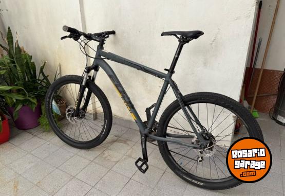 Deportes - BICICLETA FUJI NEVADA 27.5 - En Venta