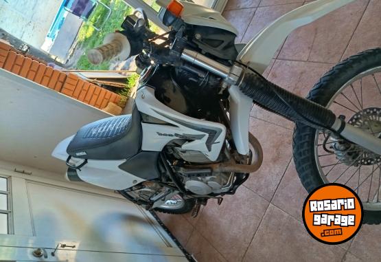 Motos - Honda Tornado 2013 Nafta 16000Km - En Venta