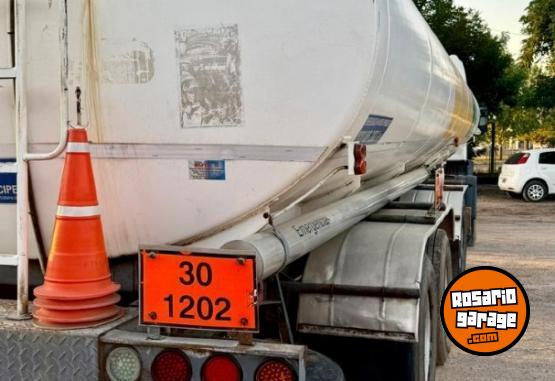 Camiones y Gr�as - TANQUE SEMIRREMOLQUE DINAMETAL 3 EJES - En Venta