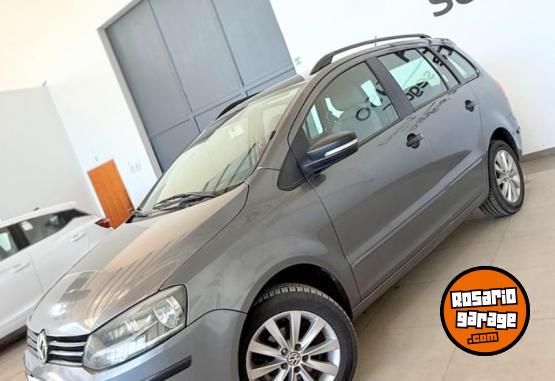 Autos - Volkswagen SURAN TRENDLINE 1.6 2011 Nafta 240000Km - En Venta
