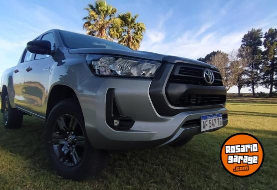 Camionetas - Toyota Hilux sr 4x2 2022 Diesel 37000Km - En Venta