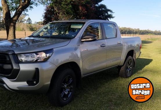 Camionetas - Toyota Hilux sr 4x2 2022 Diesel 37000Km - En Venta