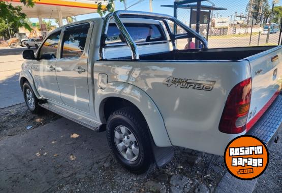 Camionetas - Toyota Hilux srv 2008 Diesel 167000Km - En Venta