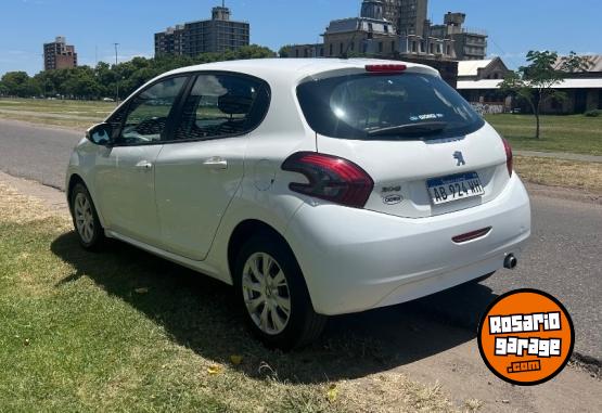 Autos - Peugeot 208 1.6 Active 2017 Nafta 118000Km - En Venta