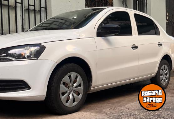 Autos - Volkswagen Voyage 2015 Nafta 74000Km - En Venta