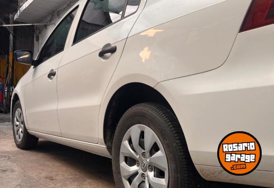 Autos - Volkswagen Voyage 2015 Nafta 74000Km - En Venta