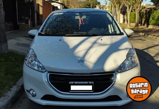 Autos - Peugeot 208 2015 Nafta 127000Km - En Venta